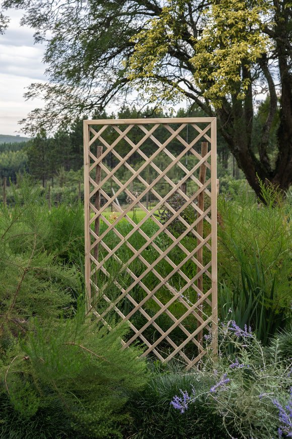 Highlands Sawmill 96mm Diamond Framed Trellis