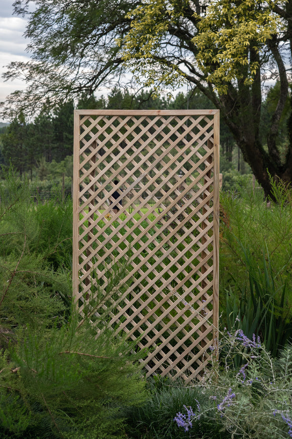 Highlands Sawmill 32mm Diamond Framed Trellis