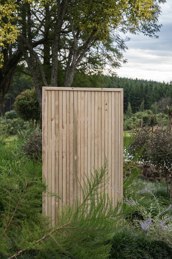 Highlands Sawmill Framed Vertical Screen (Victorian)