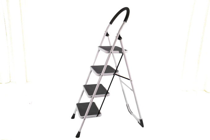 4-Step Foldable Ladder – White - image 01