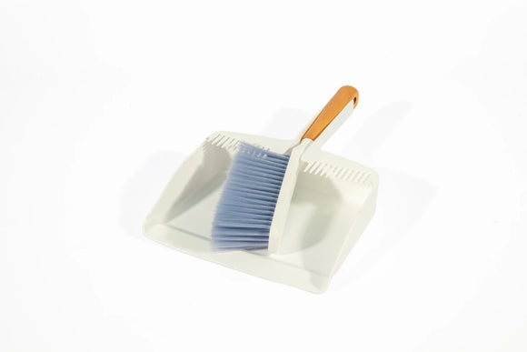 Lux Dustpan & Brush Set with Handle & Brush Cleaner – White - image 01