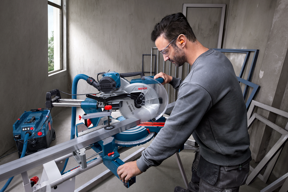 Bosch Mitre Saw GCM 340-305 D