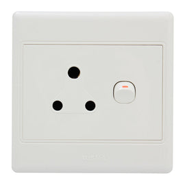 Eurolux Socket Single 4X4 Complete in Electrical & Lighting,Electrical Accessories,Multiplugs & Extension Cords