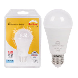 Radiant LED Globe A60 Day/Night Sensor 15W E27 5000K N in Electrical & Lighting,Lighting,Globes & Tubes