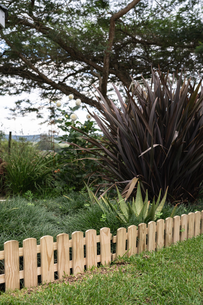 Highlands Sawmill Pine Picket Fence 600